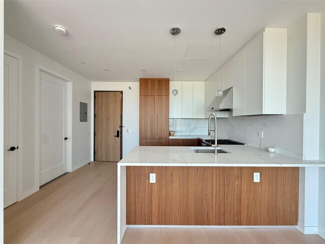 Foto del edificio - 35-32 Leavitt St