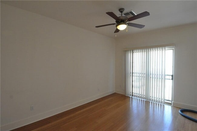 Building Photo - 13420 Lyndhurst St