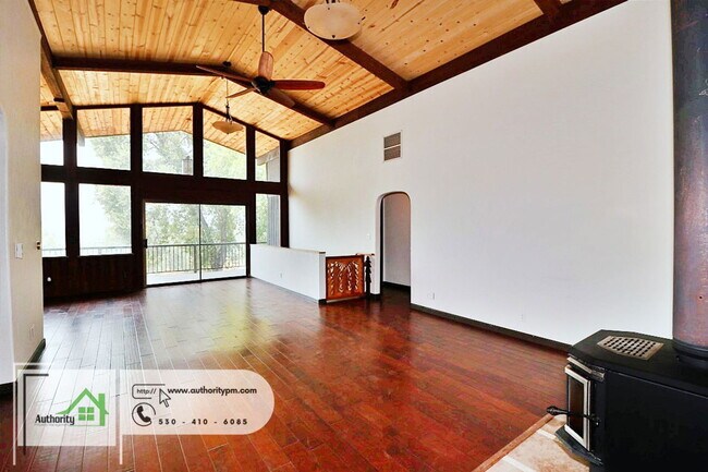 Foto del edificio - 19606 Fish Hill Ln