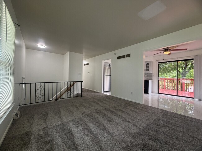 Foto del edificio - 1208 S Mayview Ave