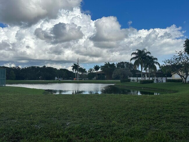 Foto del edificio - 12980 Vista Isles Dr