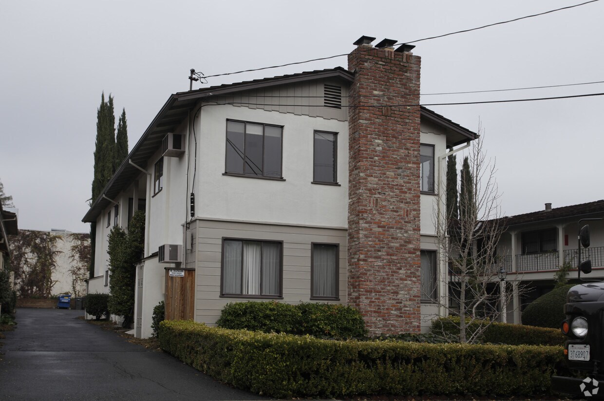 Building Photo - 3608 Bickerstaff Rd