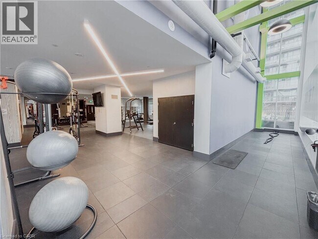 Photo du bâtiment - 85 Duke St W