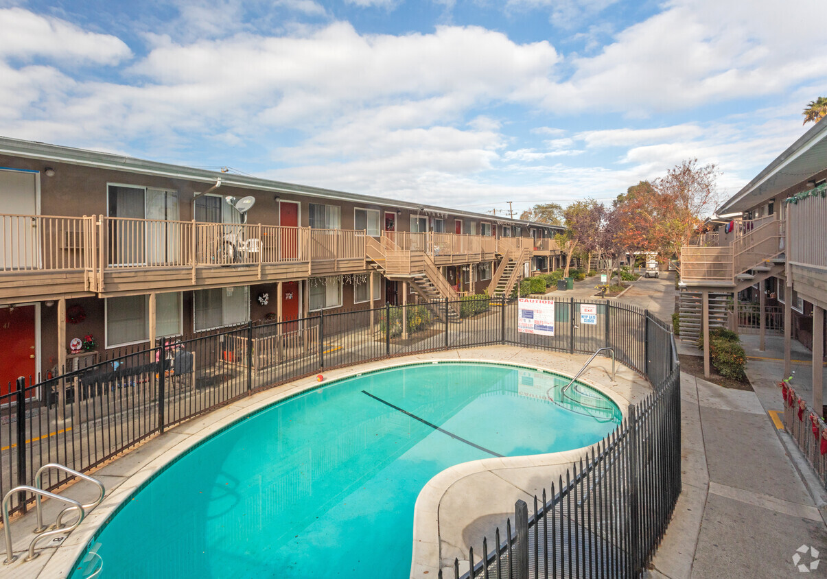 Primary Photo - Regency Square Apartments