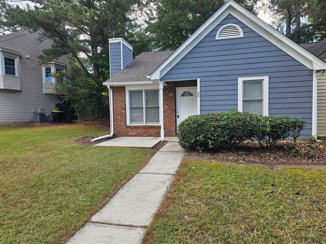 Foto principal - Move in special! 2 bedroom 2 bath duplex