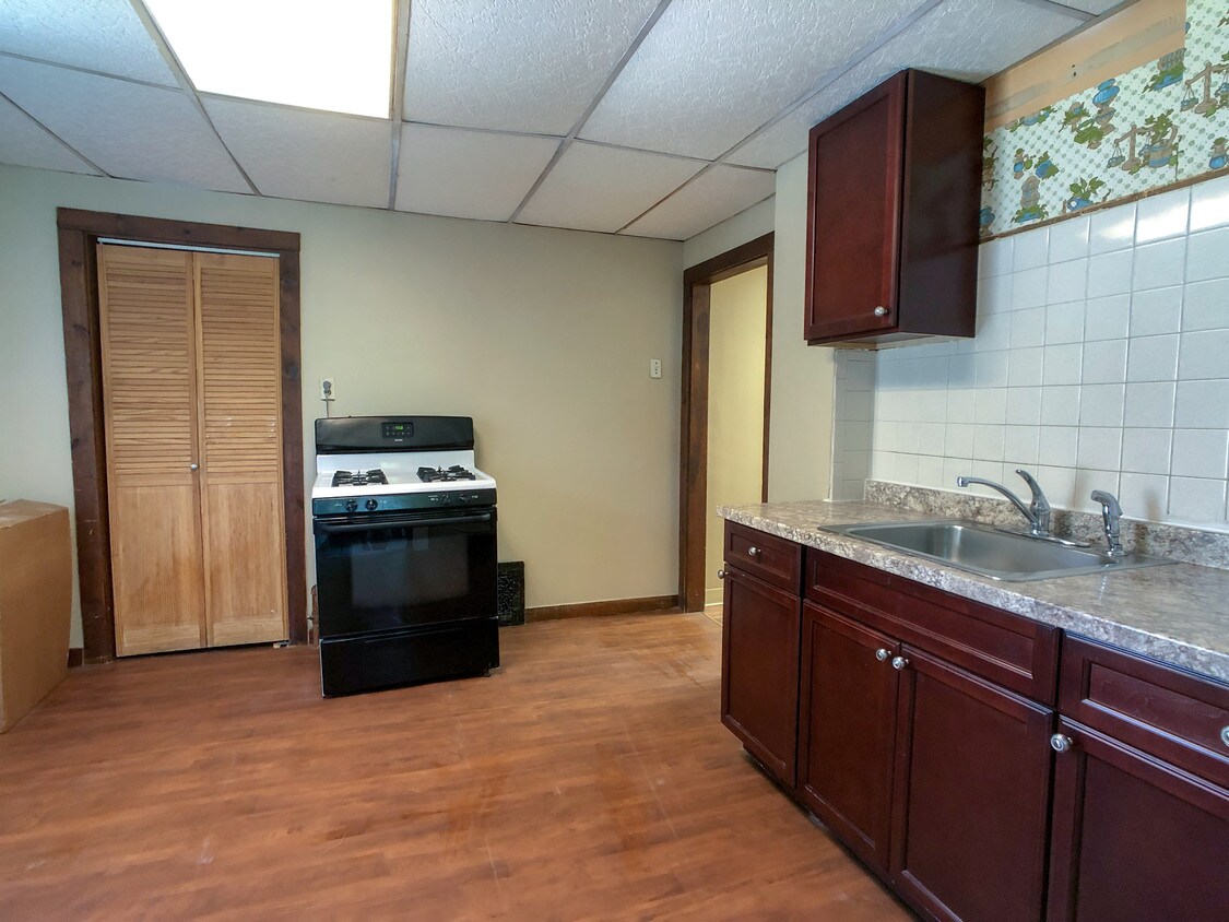 Foto principal - 104 Magoun Ave