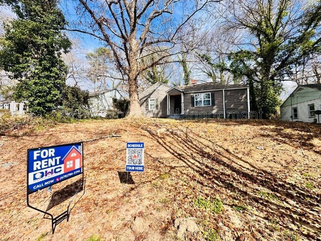 Photo - 1435 Lynford Dr SW House