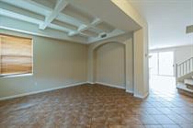 Foto del edificio - Limited Time: No Application Fee Required Apply for FREE — $55 Fee Waived 5 BDRM 2.5 BATHS