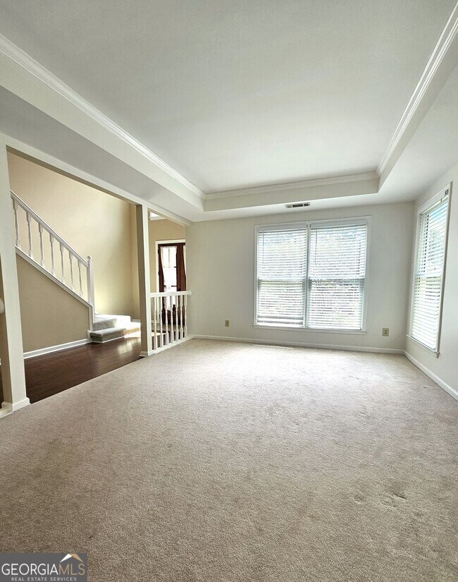 Building Photo - 10805 Pinewalk Forest Cir
