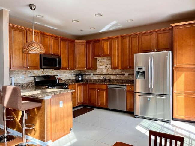 Building Photo - 65 Demarest Dr