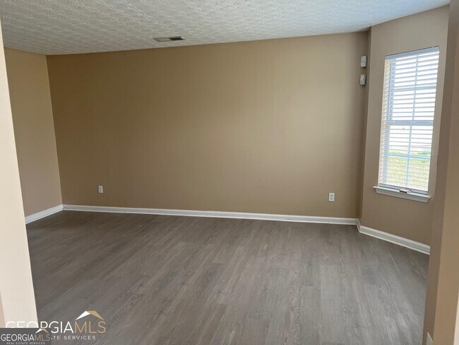 Foto del edificio - 1256 Partridge Ln