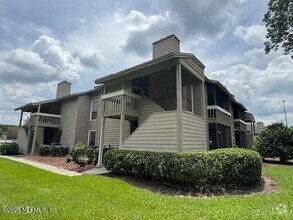 Building Photo - 10200 Belle Rive Blvd