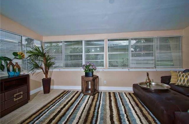 Building Photo - 866 E Acre Dr