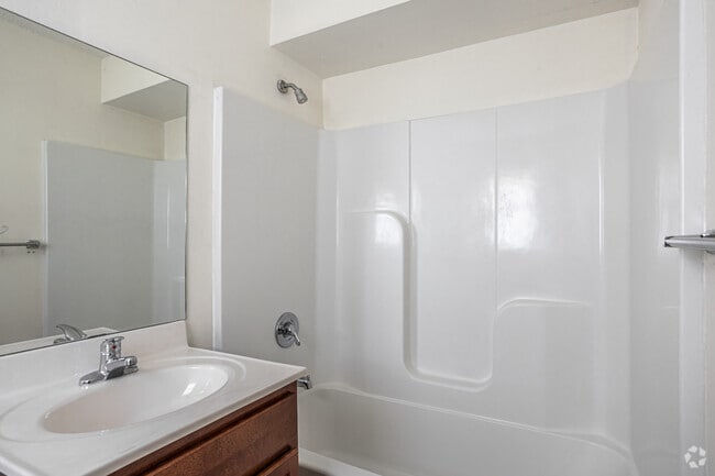 3BR, 2BA - 1200 SF - Storyboard on Hilltop