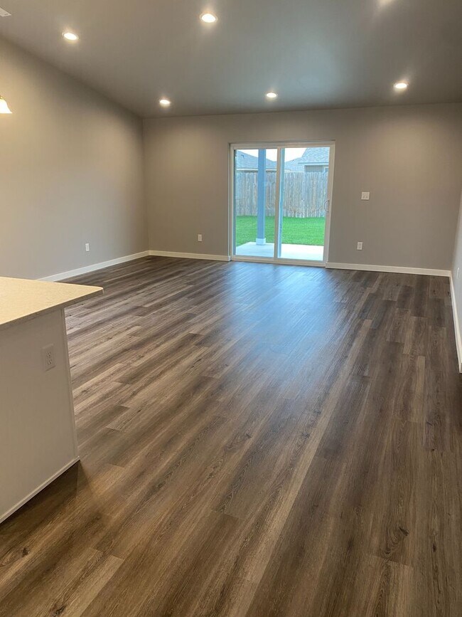 Foto del edificio - 3 Bedroom Home, Park Orchard Service Area