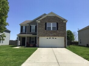 Building Photo - 489 Bourneside Dr