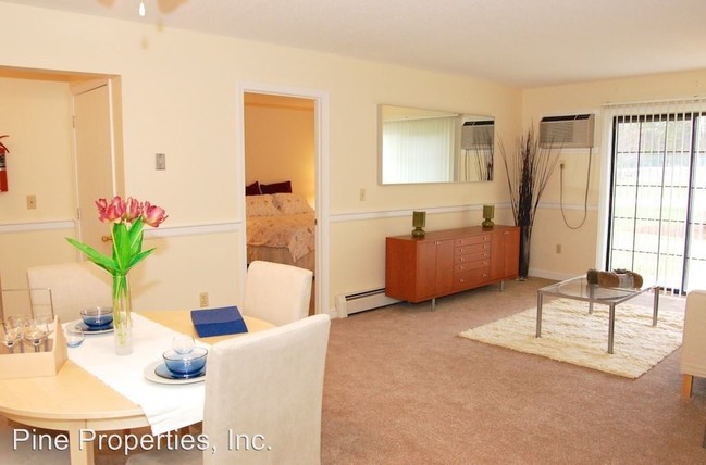 Foto del edificio - 1-72 Maplewood Ln