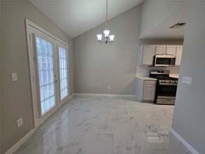 Building Photo - 3127 E Heatherock Cir