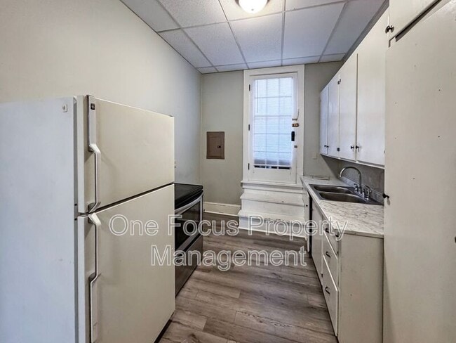 Building Photo - 109 E Main St