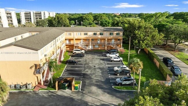 Photo - 6255 SW Kendale Lakes Cir Apartment