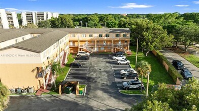 Building Photo - 6255 SW Kendale Lakes Cir
