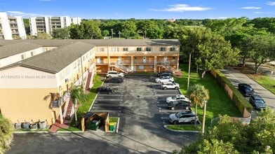 Building Photo - 6255 SW Kendale Lakes Cir
