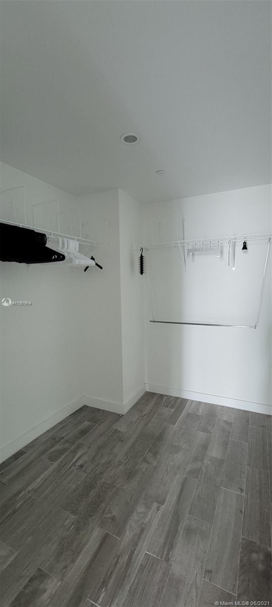Building Photo - 1080 Brickell Ave