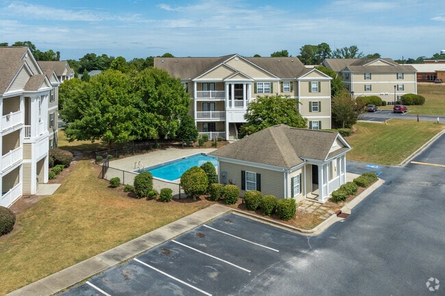 Community Pool and Pool House - Somersett Acres