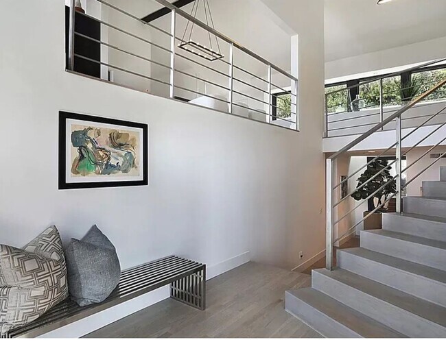 Foto del edificio - Azari PM-Juccuzi- half acre luxurious land...