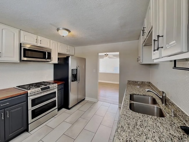 Building Photo - 1476 S Depew St