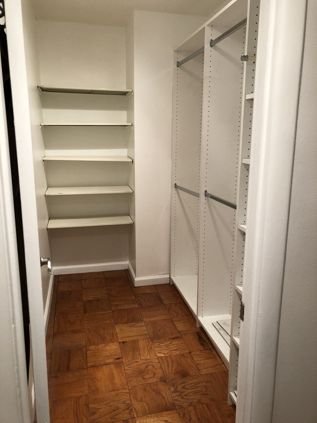 Walking closet studio #116 - 1301 20th St NW Apartment