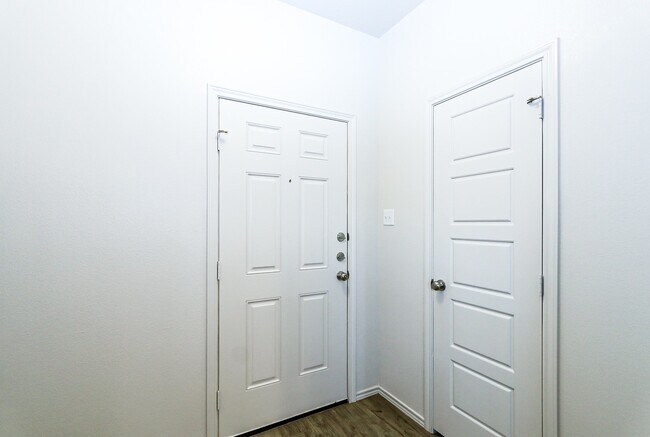 Foto del edificio - Cooper Schools/ Southwest Corridor