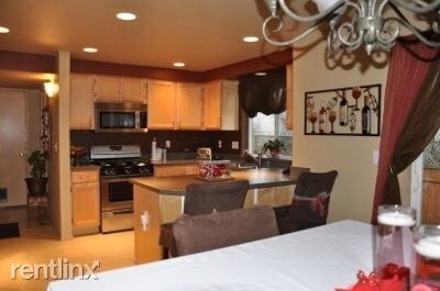 Building Photo - 4 br, 2.5 bath House - 8212 184th St Ct E
