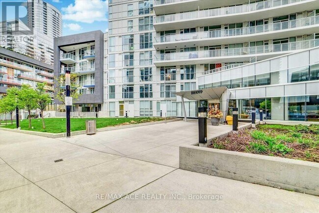 Photo du bâtiment - 75-3375 Queens Wharf Rd