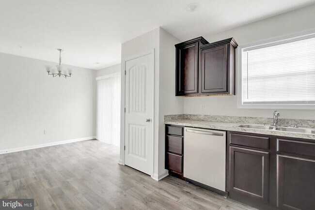 Foto del edificio - 133 Cypress Ln