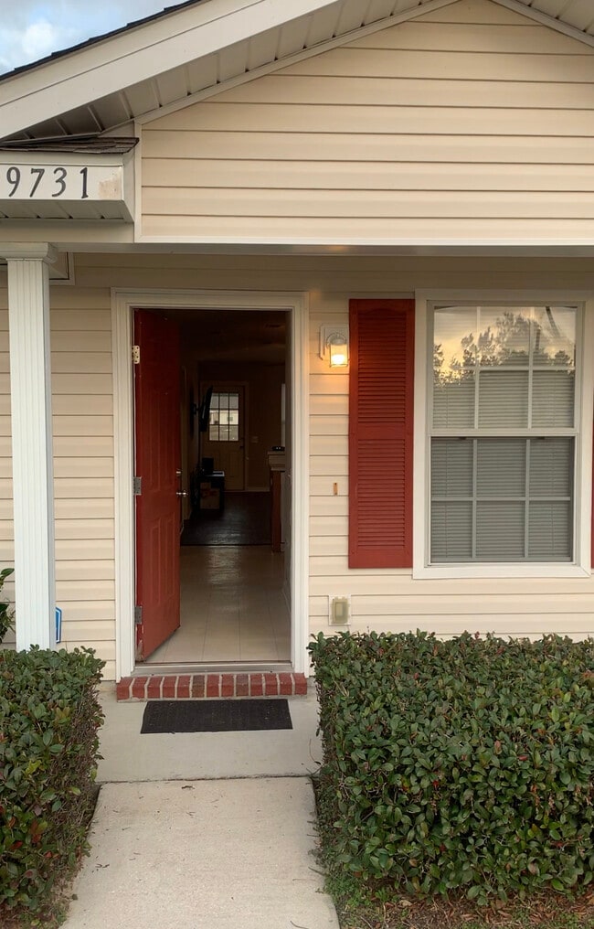 Building Photo - 9731 Cobblebrook Dr