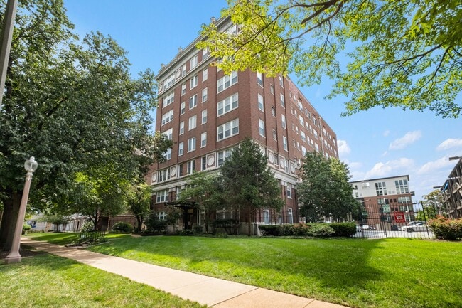 Building Photo - 5330 Pershing Ave