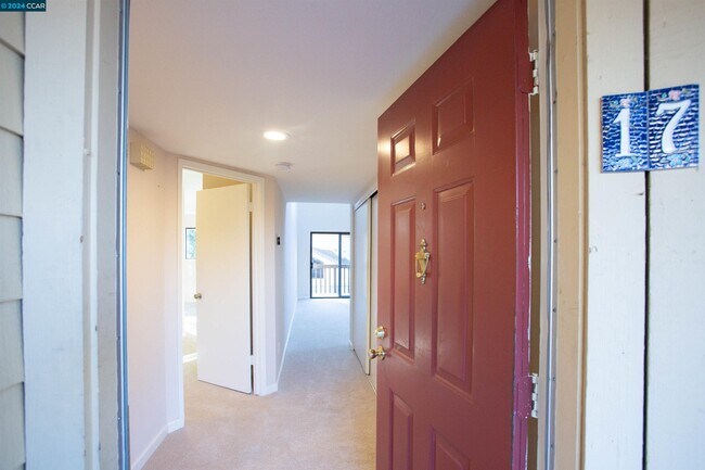 Building Photo - 99 Cleaveland Rd