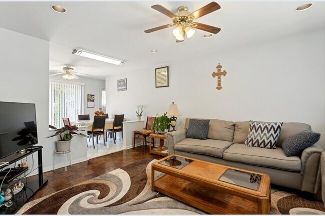 Foto del edificio - 631 Ironwood Dr