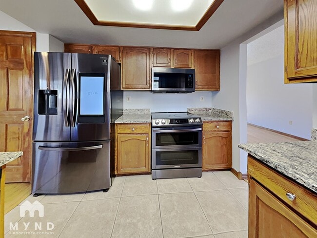 Building Photo - 2304 S Gray Dr