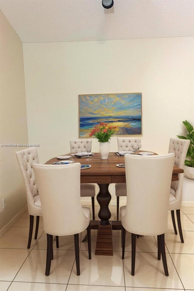 Foto del edificio - 3480 Pinewalk Dr N