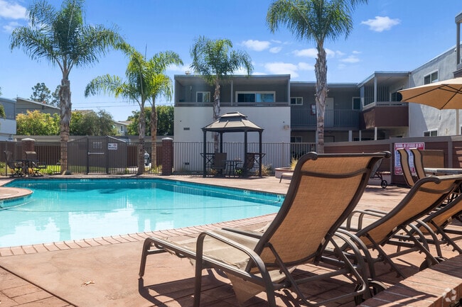 Pool - Magnolia Place Apartments