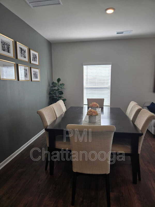 Building Photo - 8631 Briar Rose Pl