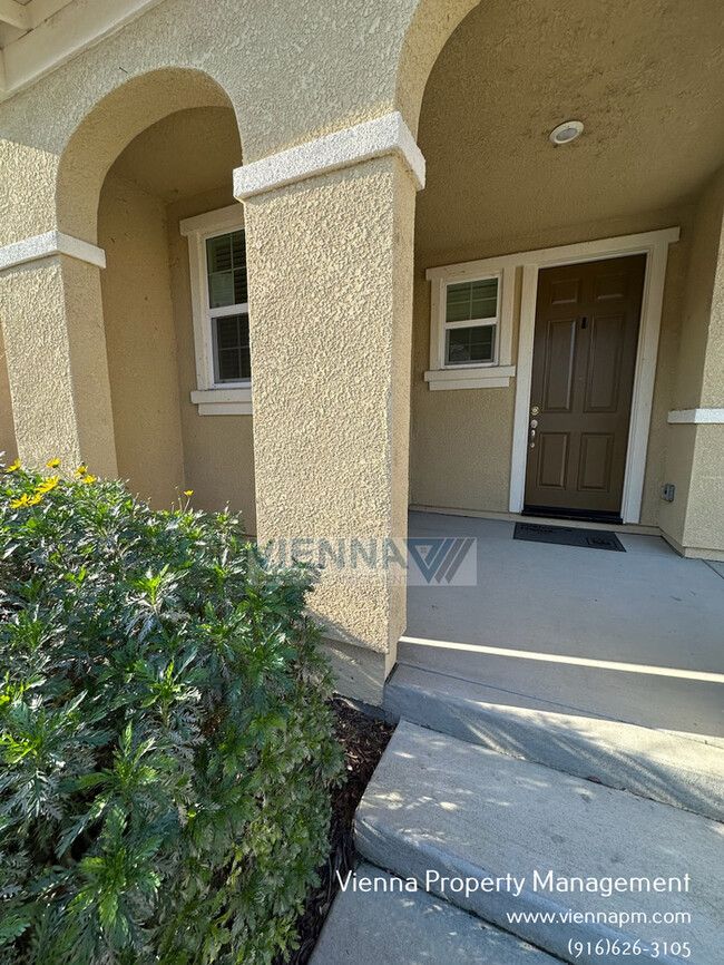 Foto del edificio - SOLAR home in Natomas ready to rent!