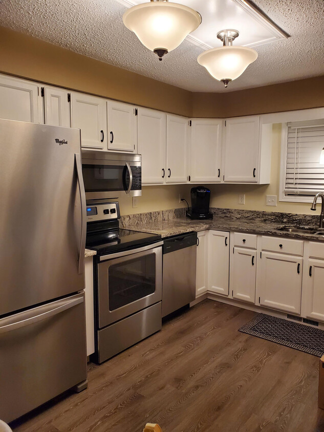 Foto principal - 530 E Hiawatha Dr