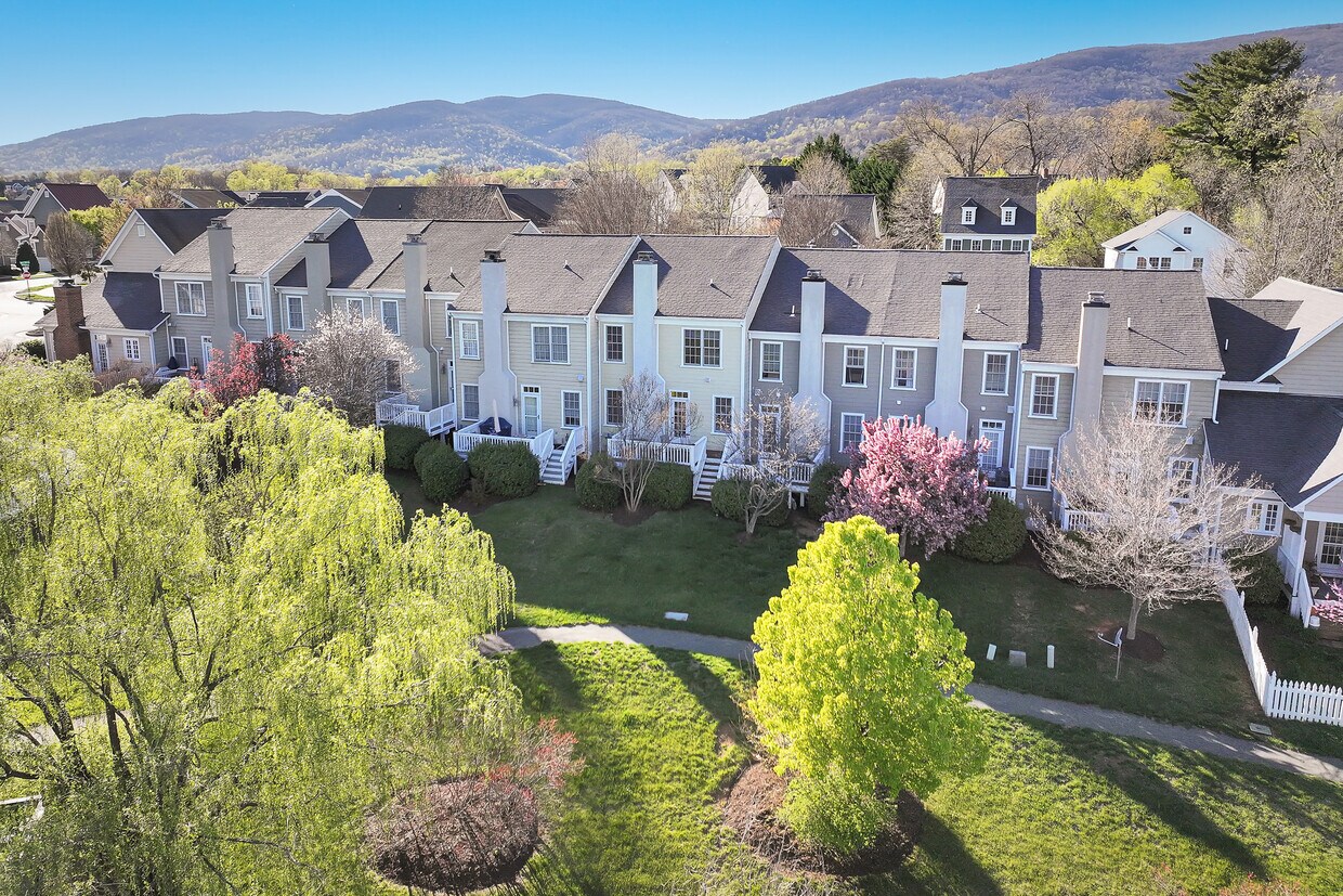 540 Summerford Ln, Crozet, VA 22932 Townhome Rentals in Crozet VA