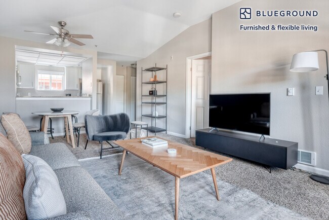 Building Photo - 1526 Vista Club Cir