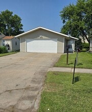 Building Photo - 111 E Phillip Ave