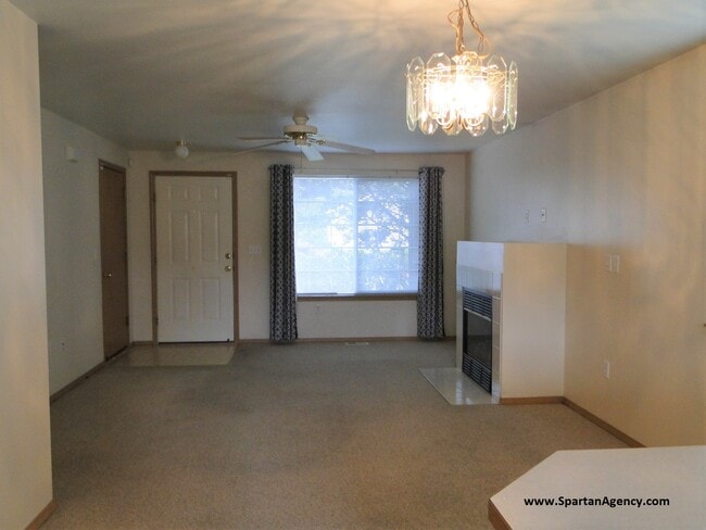 Building Photo - 16114 93rd St E