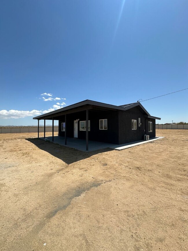 Foto del edificio - PRIVACY! PRIVACY! Cute newly remodeled 2 bed/1 bath home!